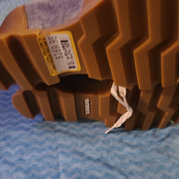 Sorel Boots - Picture 12 of 16
